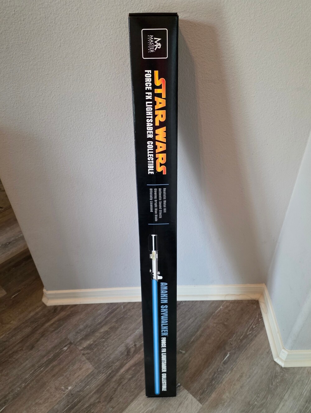 Master Replicas Star Wars Anakin Skywalker Force FX Lightsaber (Complete in Box)